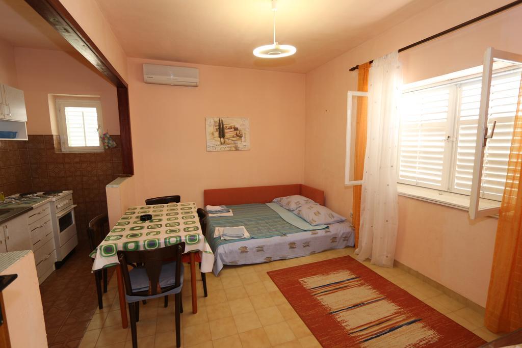 Apartments Antoneta Макарська Екстер'єр фото