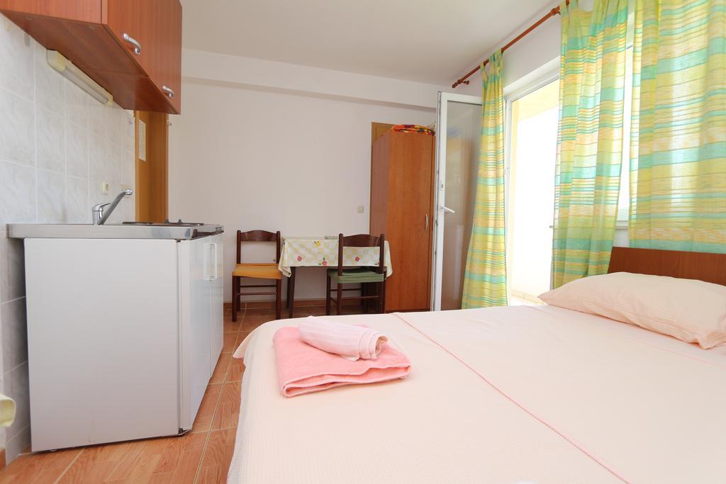 Apartments Antoneta Макарська Екстер'єр фото